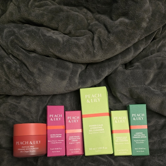 Peach & Lily Other - Peach and Lilly Skin Care Bundle